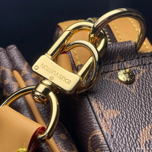 Frstbag ru LOUIS MESSENGER TRIO VUITTON 0807